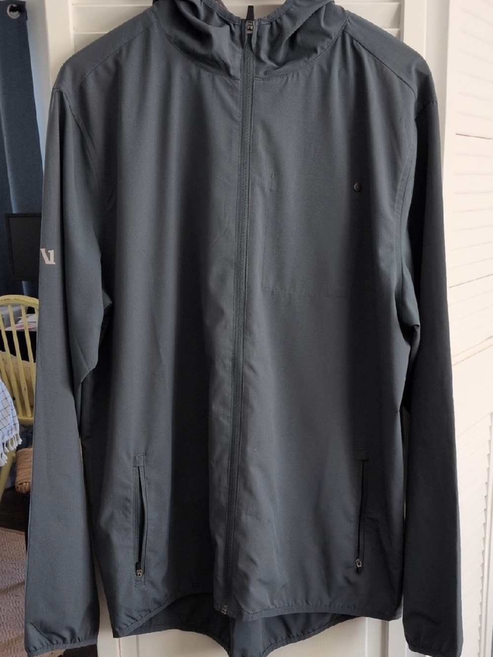 Vuori Men's Lightweight Hooded Jacket in Charcoal